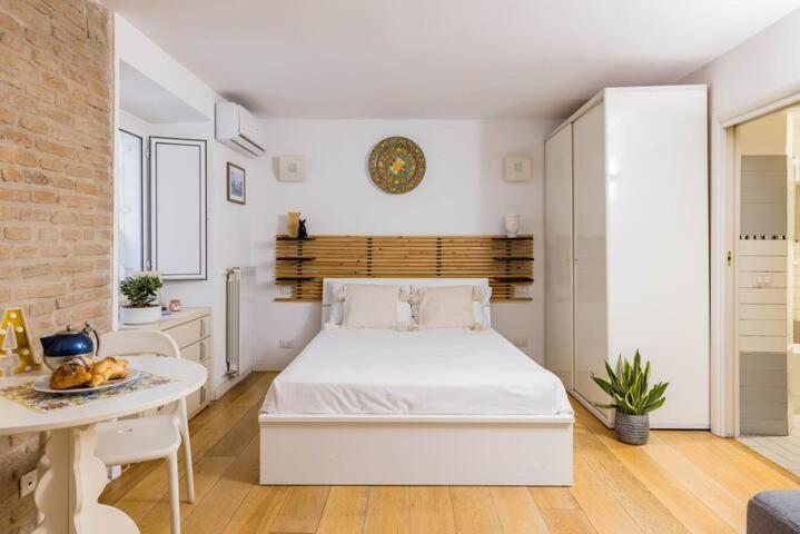רומא Alveare Bed & Breakfast מראה חיצוני תמונה
