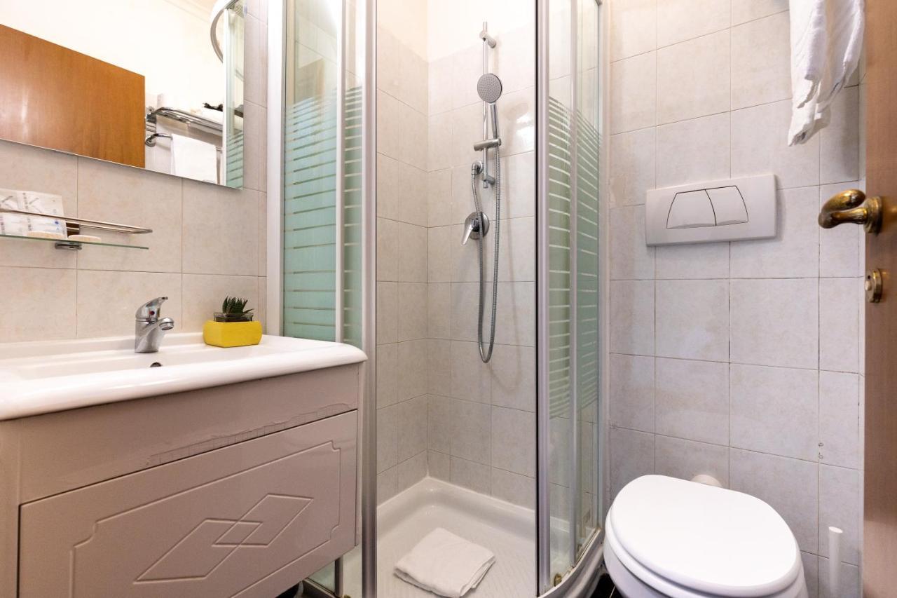 רומא Alveare Bed & Breakfast מראה חיצוני תמונה