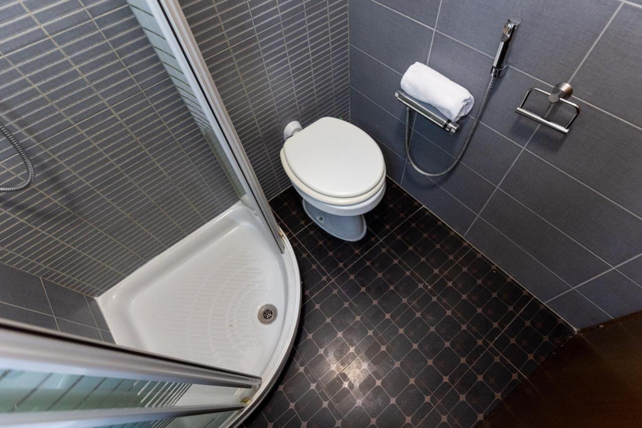רומא Alveare Bed & Breakfast מראה חיצוני תמונה