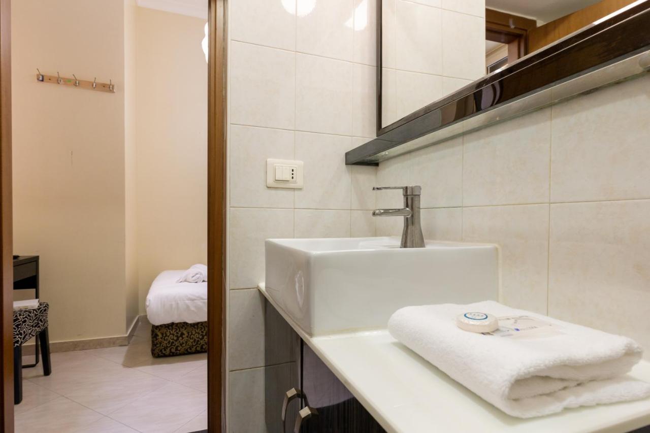 רומא Alveare Bed & Breakfast מראה חיצוני תמונה